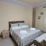 La Casa Di Pina Tirana